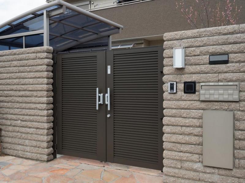 Guide pratique pour la pose de votre portail : mat&eacute;riaux et &eacute;tapes