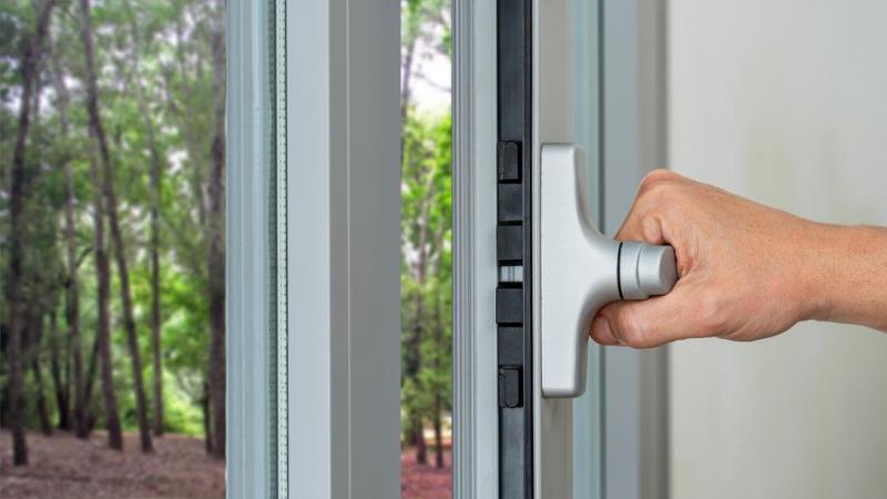 Aluminium, PVC ou bois, quel mat&eacute;riau choisir pour une fen&ecirc;tre coulissante &agrave; Verdun ?