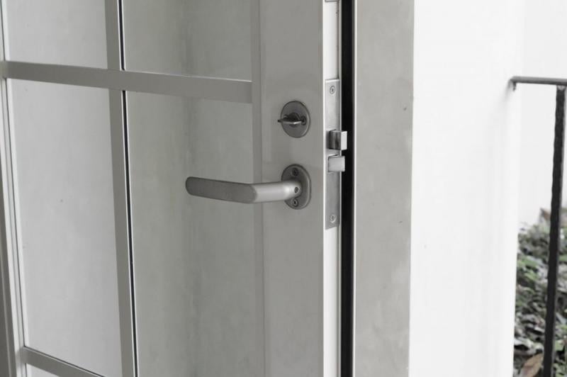 Semi-vitr&eacute;e, vitr&eacute;e ou pleine, quelle porte d'entr&eacute;e choisir pour sa maison ?