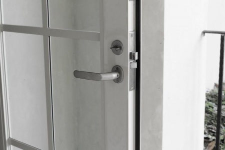 Semi-vitr&eacute;e, vitr&eacute;e ou pleine, quelle porte d'entr&eacute;e choisir pour sa maison ?